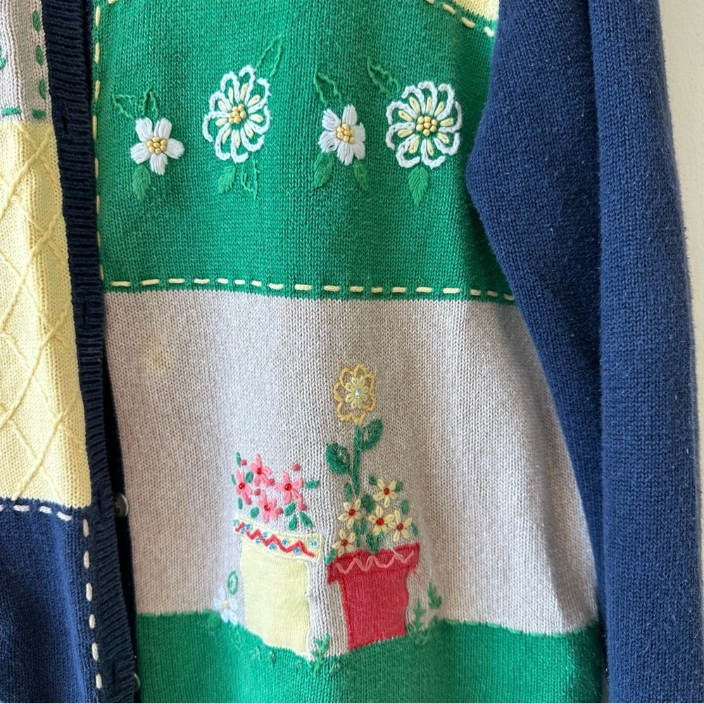 Quirky Vintage Navy and Green Gardening Themed Cardigan - Picture 3 of 8
